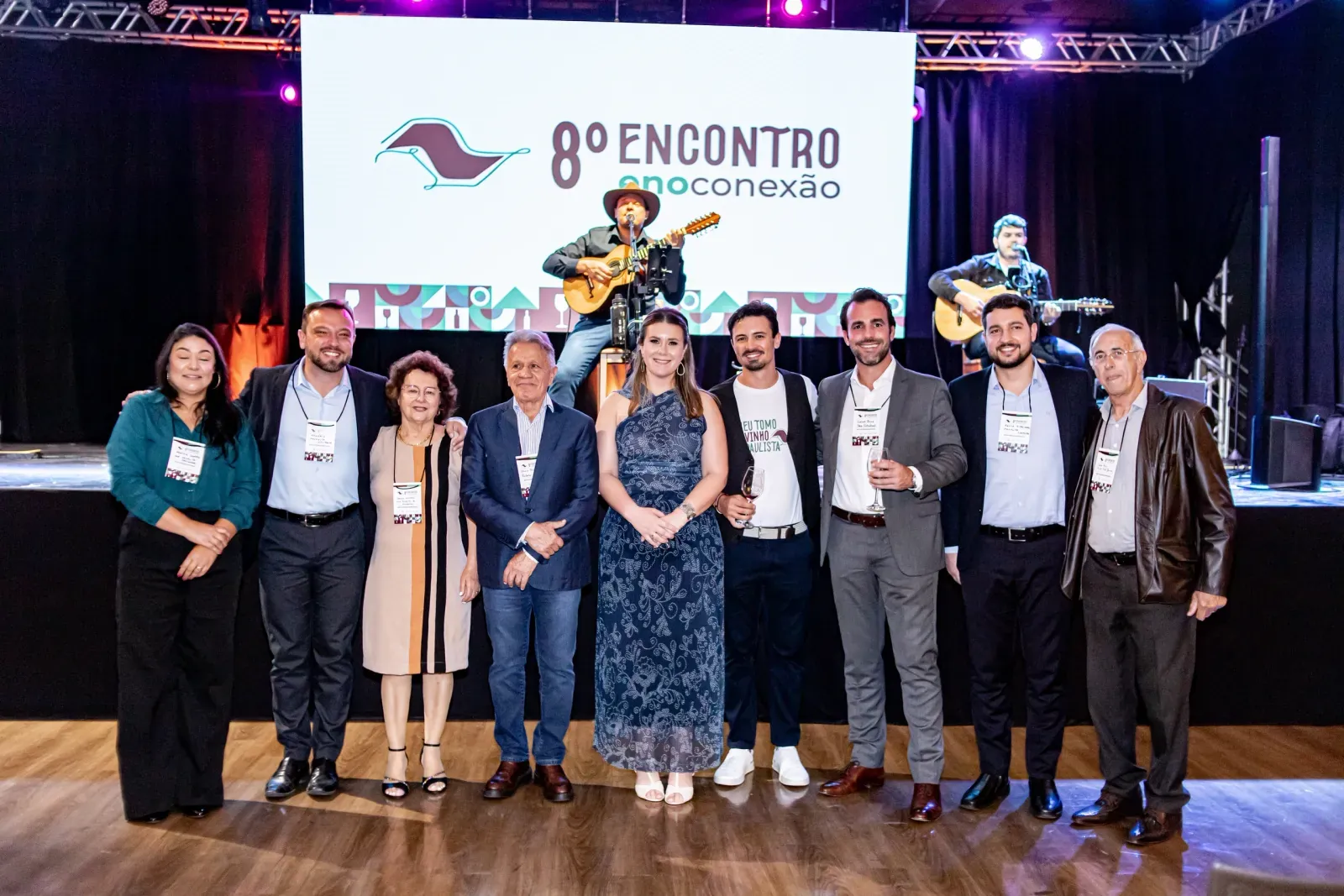 Deputado Lucas Bove com os organizadores do evento